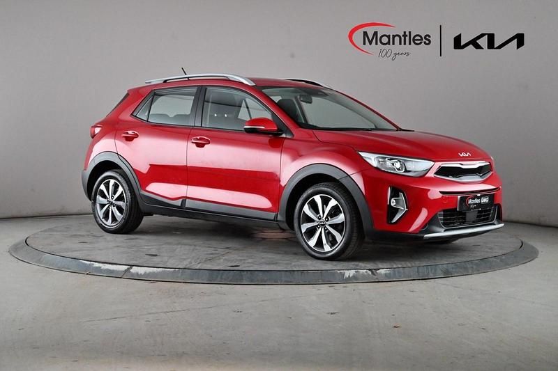 Red Used 2022 Kia Stonic SUV | £12,690 (Good price) - Image 1/4