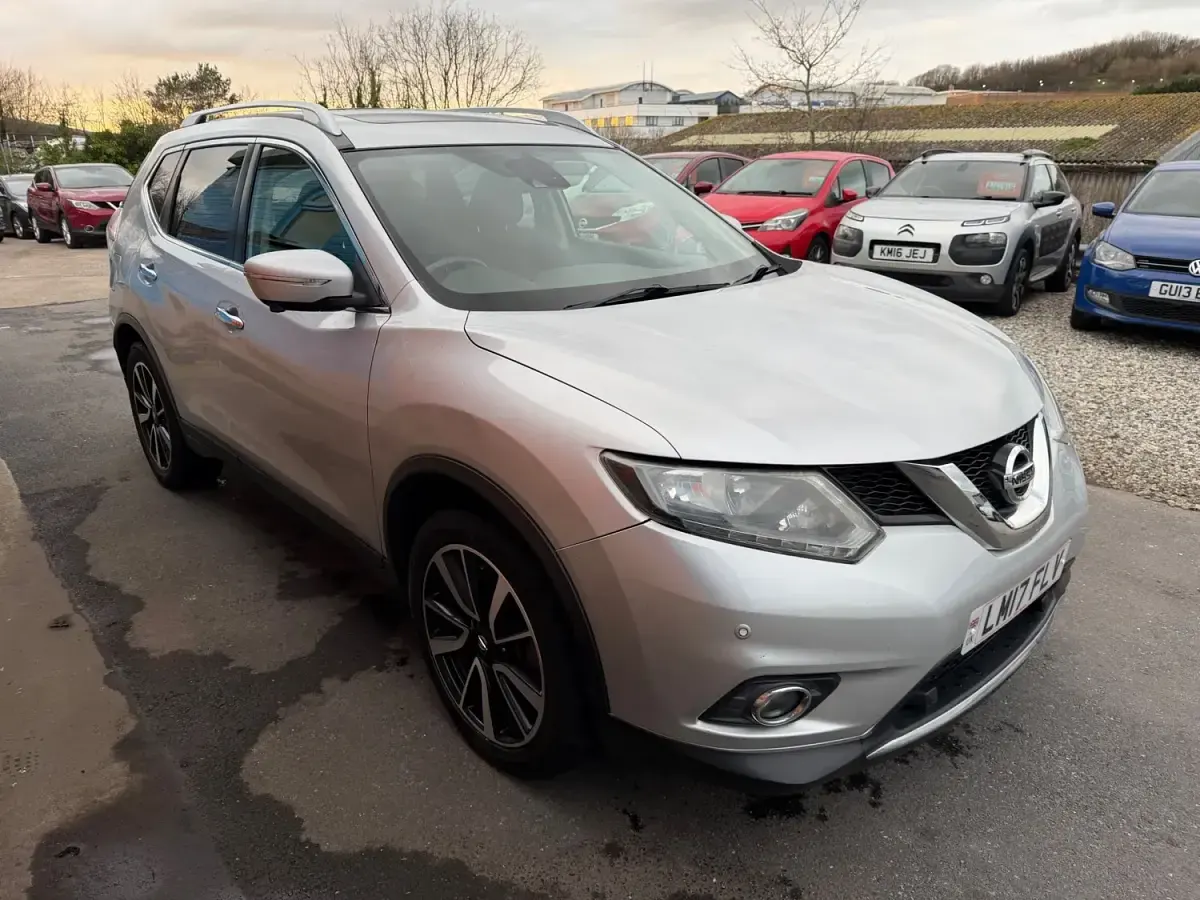 Usado Nissan X-Trail N-Vision 130 CV (95 kW) 2017 Plateado SUV