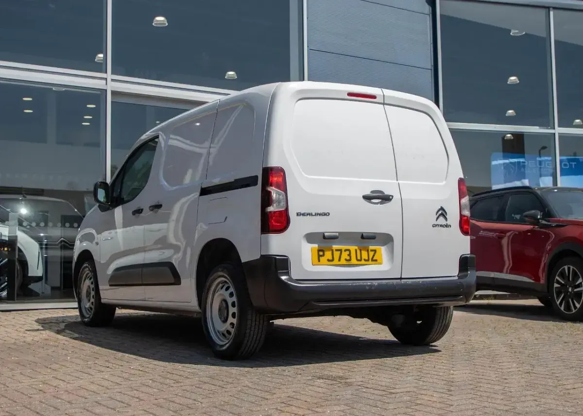 Used Citroën Berlingo 99 HP (72 kW) 2023 White MPV