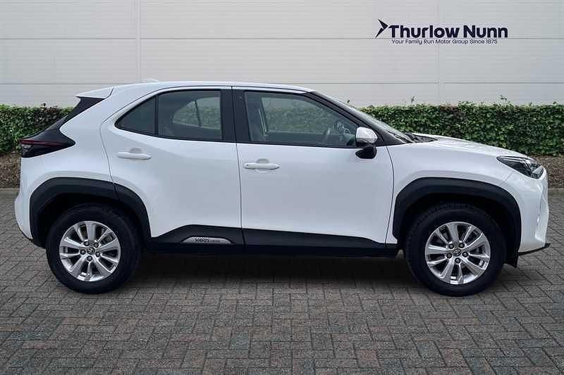 Used Toyota Yaris Cross 116 HP (85 kW) 2024 White SUV