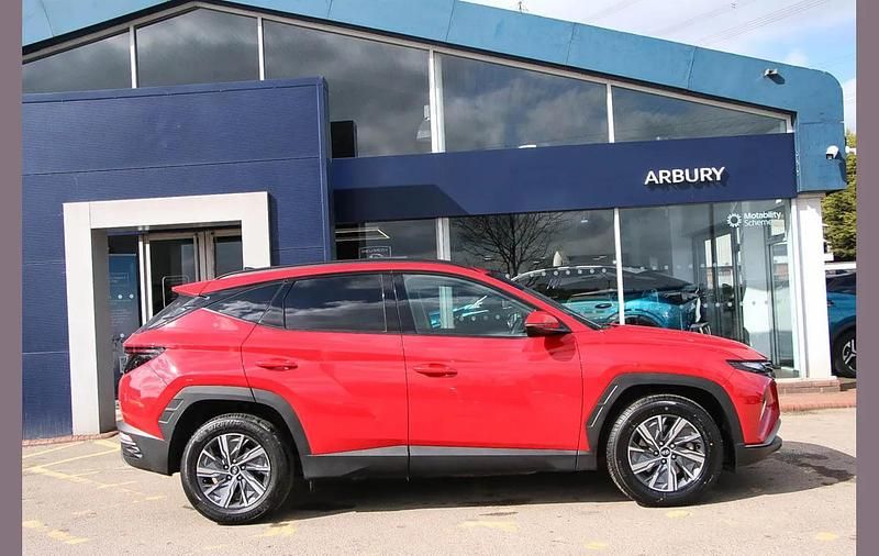 Used Hyundai Tucson SE 227 HP (166 kW) 2023 Red SUV