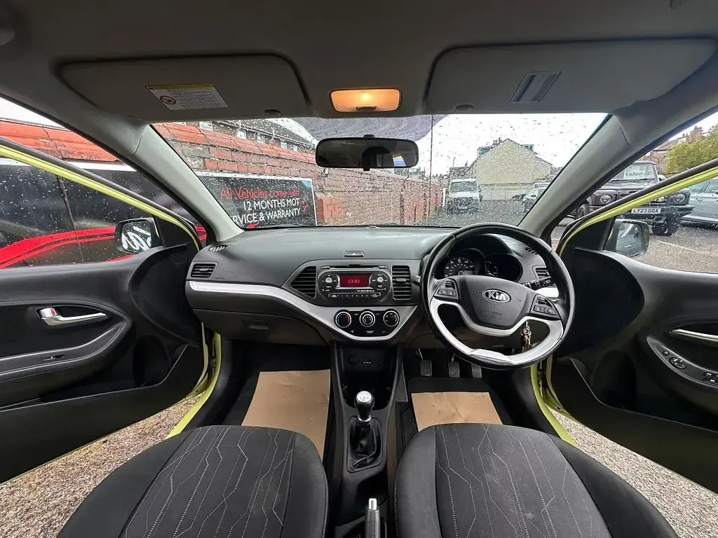 Used Kia Picanto 68 HP (50 kW) 2013 Green Hatchback