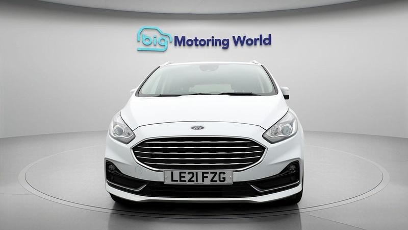 Used Ford S-MAX Titanium 150 HP (110 kW) 2021 White MPV