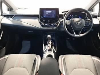Used Toyota Corolla Sport 122 HP (89 kW) 2022 White Hatchback
