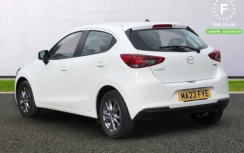 Usado Mazda 2 75 HP (55 kW) 2023 Branco Citadino