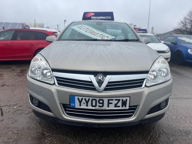 Używany Vauxhall Astra Design Edition 138 KM (101 kW) 2009 Srebrny Hatchback