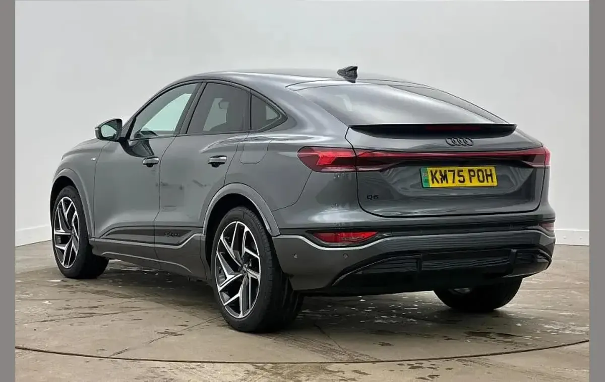 New Audi Q6 e-tron Advanced 182 kW (248 HP) 2025 Grey SUV