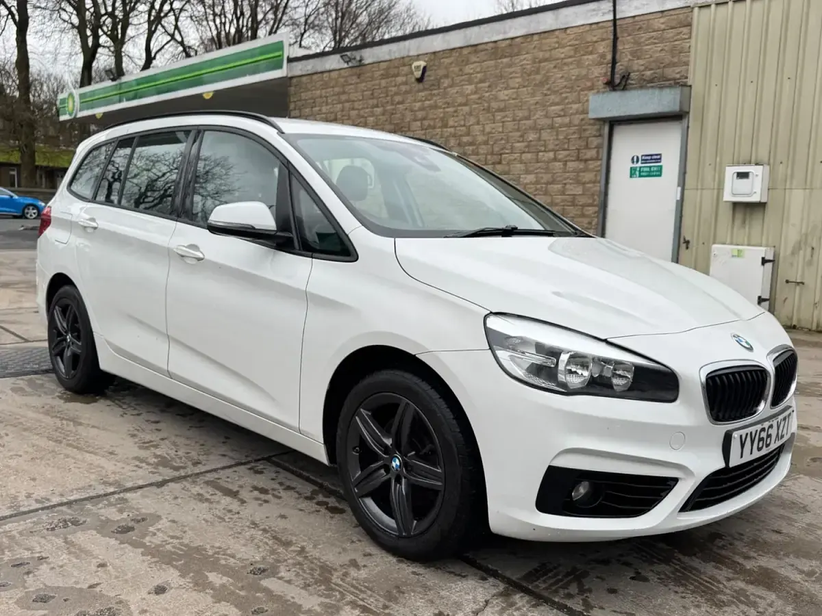 Used BMW 218 Sport Line 147 HP (108 kW) 2016 White Estate