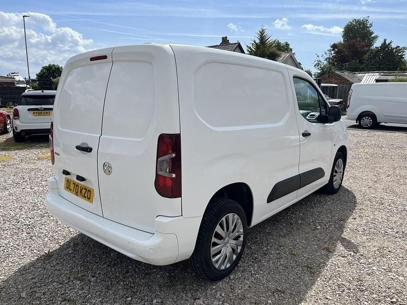 Used Vauxhall Combo Sportive 100 HP (73 kW) 2020 White MPV