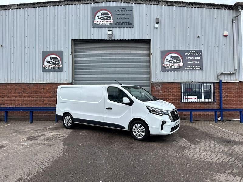 White Used 2024 Nissan Primastar Tekna MPV | £14,995 (Fair price) - Image 1/4