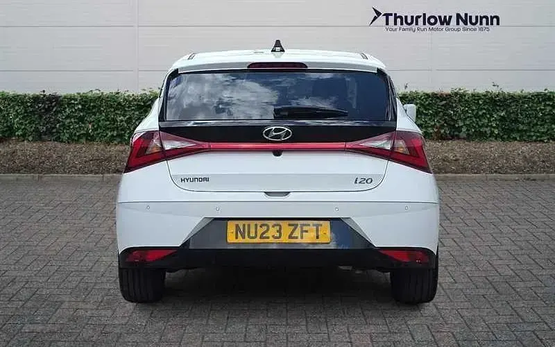 Used Hyundai i20 Premium 101 HP (74 kW) 2023 White Hatchback