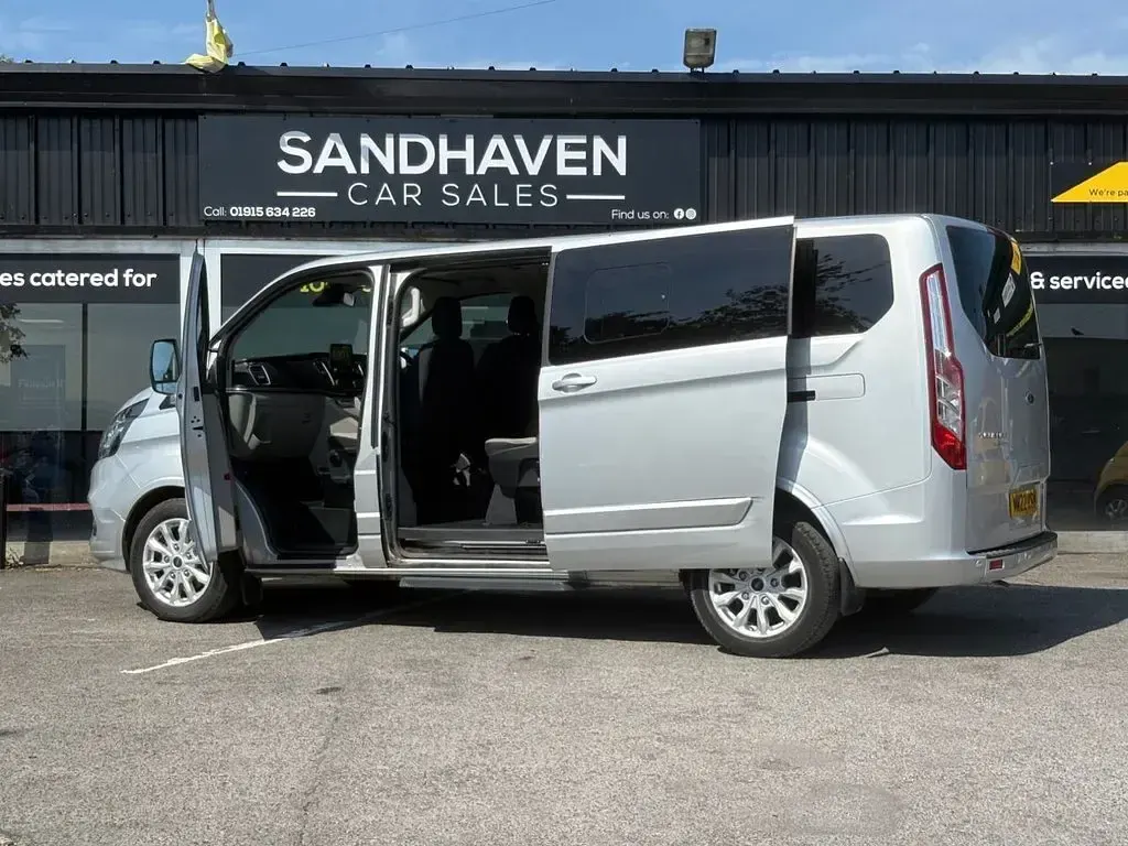 Used Ford Tourneo Titanium 2022 Silver MPV