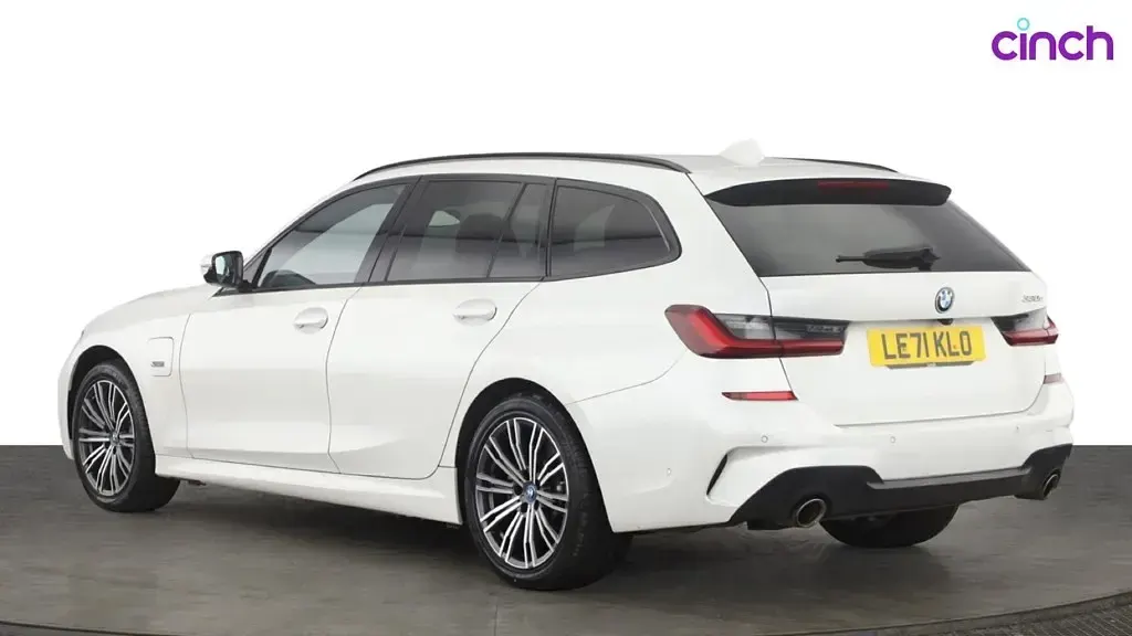 Used BMW 330e M Sport 292 HP (214 kW) 2022 White Estate