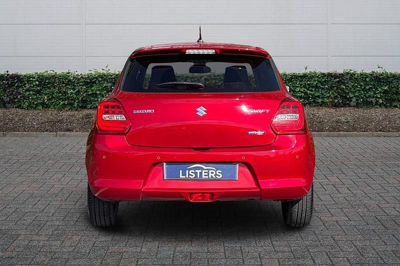 Usado Suzuki Swift SZ5 83 HP (61 kW) 2022 Vermelho Citadino