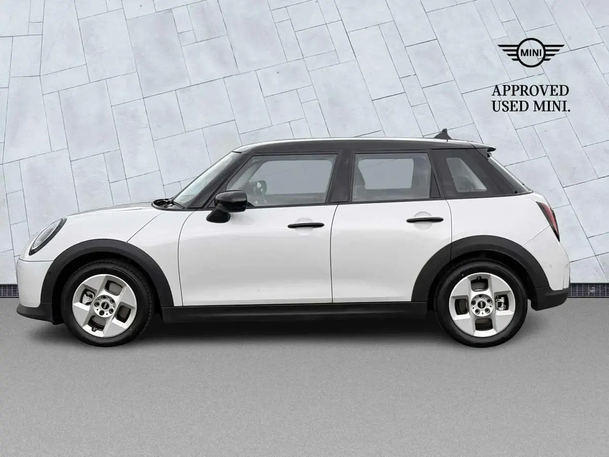 Używany Mini Cooper Hatch 113 kW (154 KM) 2025 Biały Hatchback