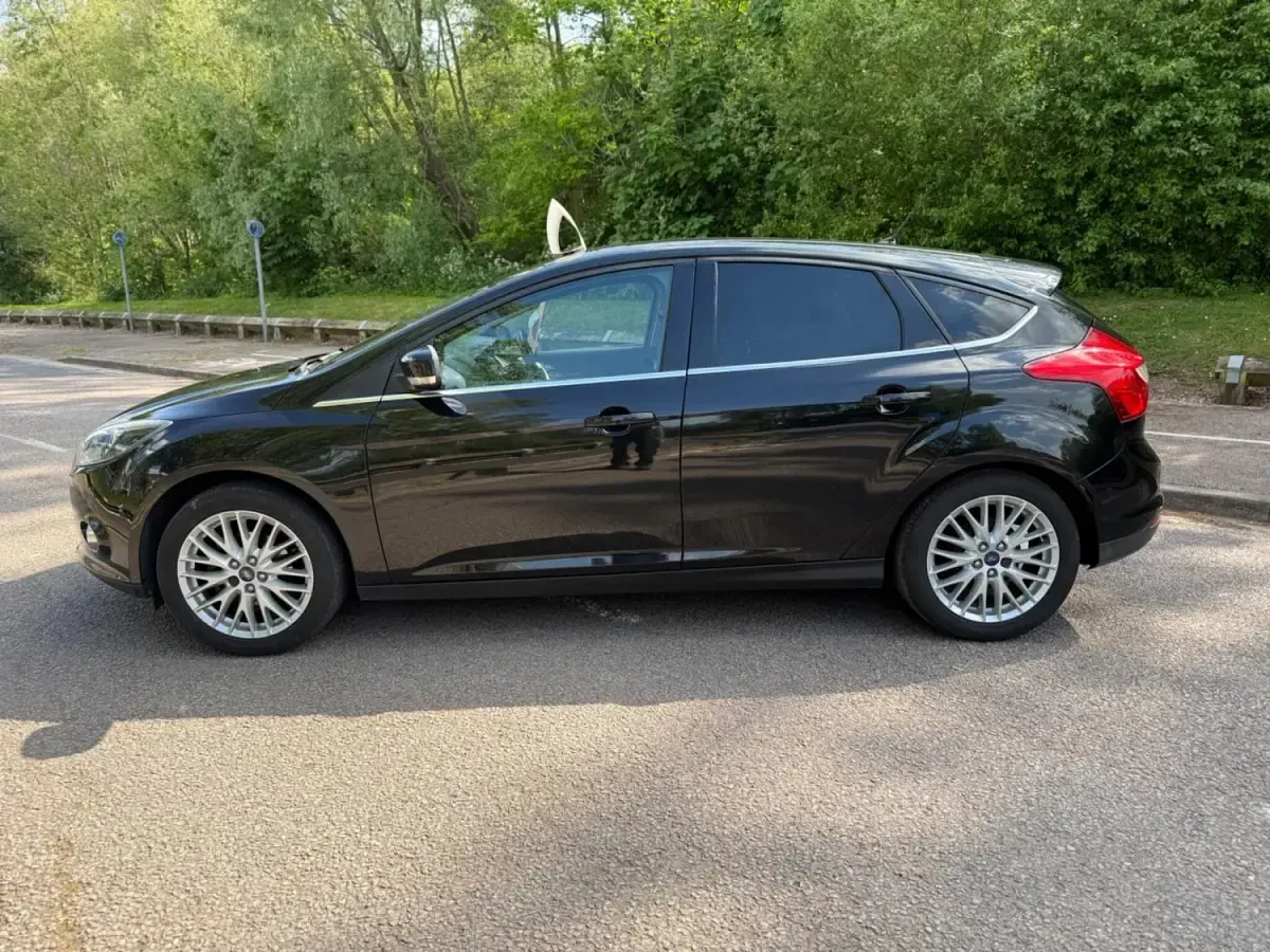 Usado Ford Focus Zetec 2012 Preto Citadino