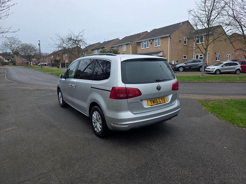 Usado VW Sharan SE 140 HP (102 kW) 2015 Prateado Monovolume