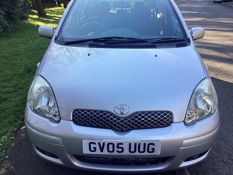 Used Toyota Yaris 2005 Silver Hatchback
