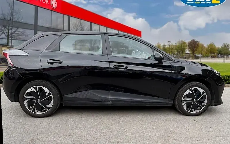 Used MG MG4 EV SE 150 kW (204 HP) 2024 Hatchback