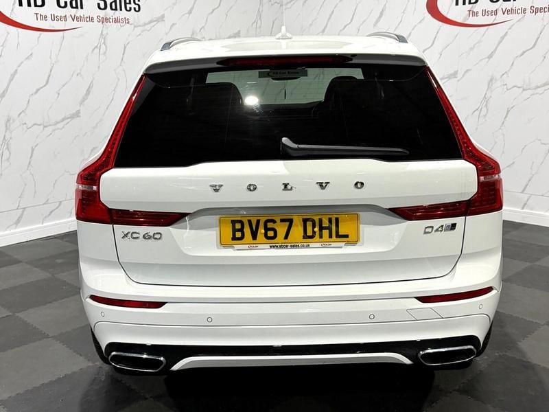 Used Volvo XC60 R-Design 190 HP (139 kW) 2017 White SUV