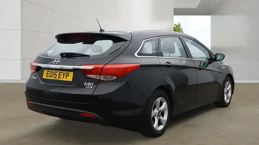 Used Hyundai i40 Active 115 HP (84 kW) 2015 Black Estate