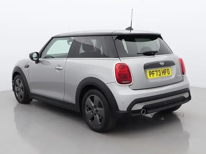 Used Mini Cooper Classic 134 HP (98 kW) 2023 Silver Hatchback