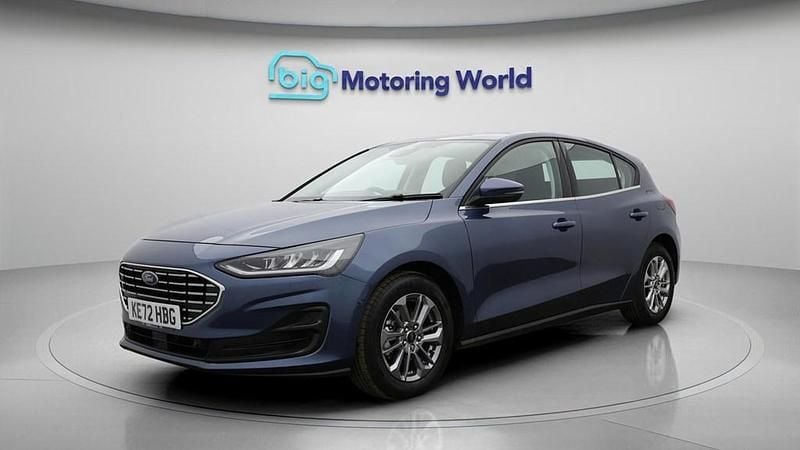 Used Ford Focus Titanium 125 HP (91 kW) 2023 Blue Hatchback