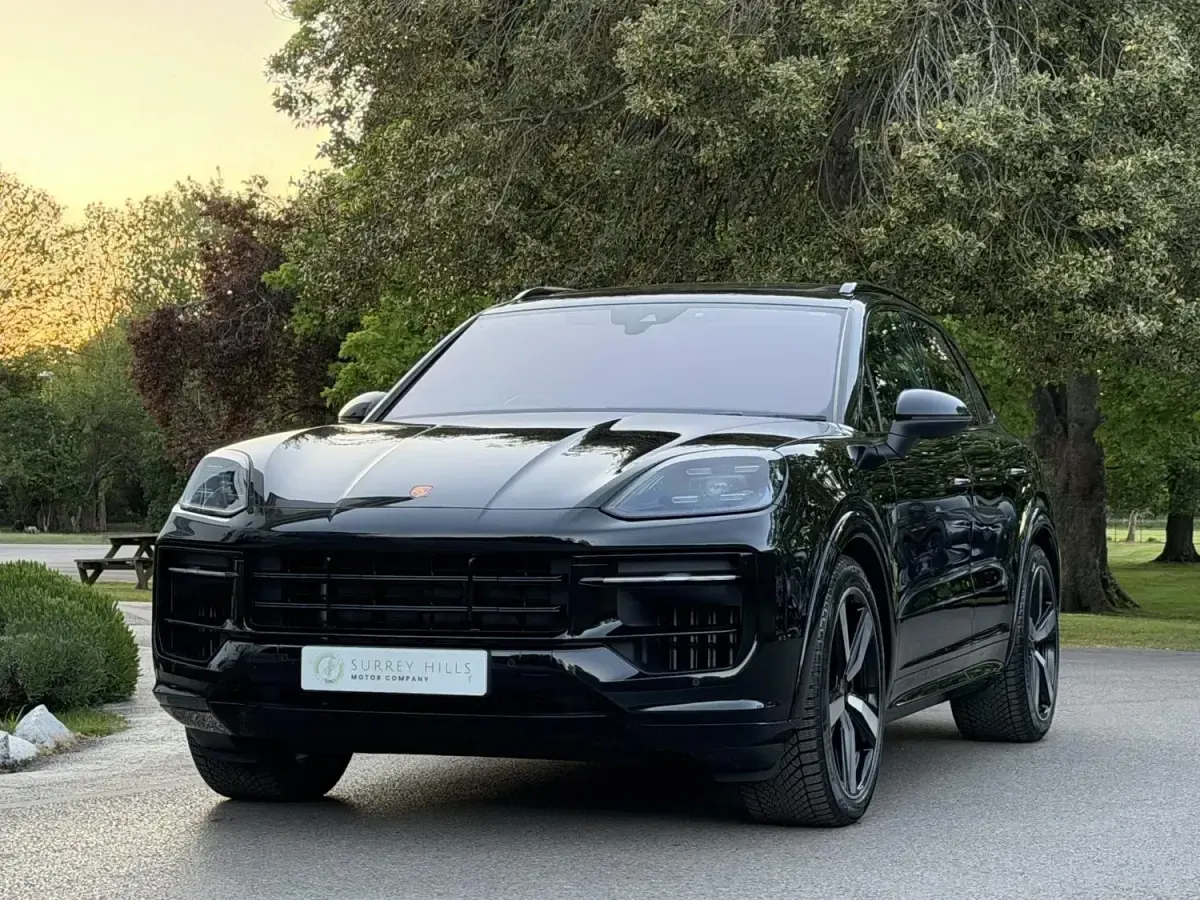 Begagnad Porsche Cayenne 2024 Svart SUV