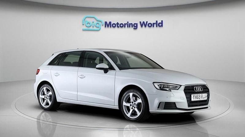 Used Audi A3 Sportback Sport 150 HP (110 kW) 2019 White Hatchback