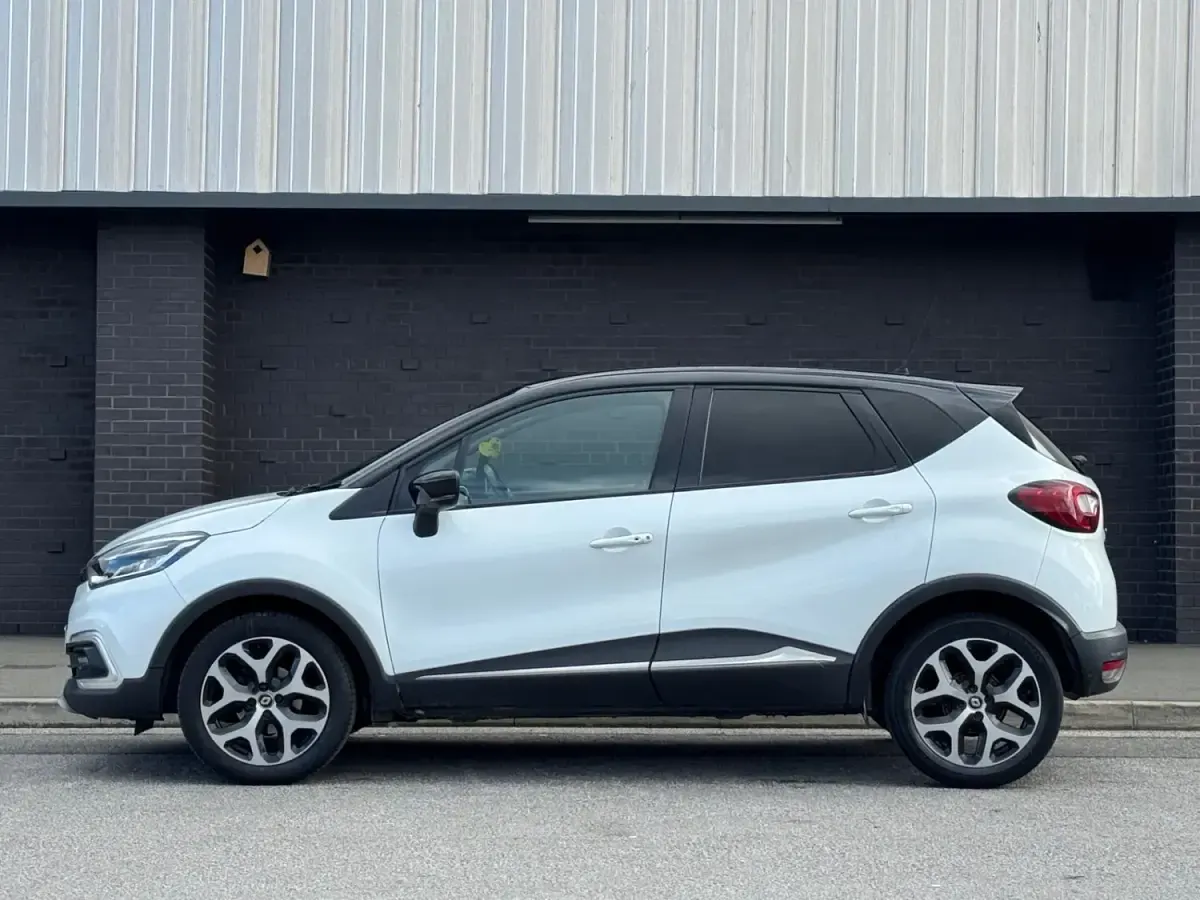 Second-hand Renault Captur Signature 90 CP (66 kW) 2017 Alb SUV