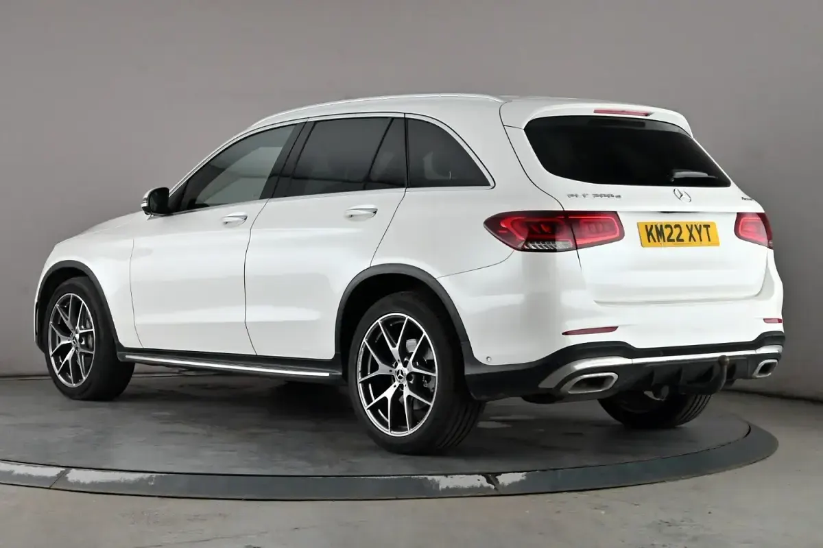 Used Mercedes GLC300 AMG Line Premium Plus 245 HP (180 kW) 2022 White SUV