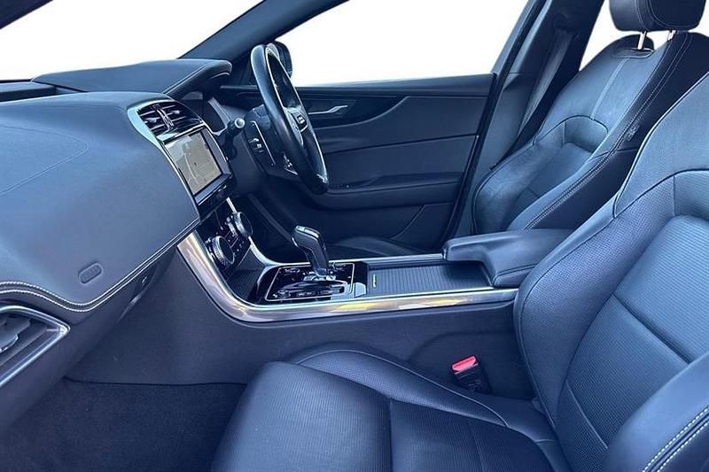 Used Jaguar XE R-Dynamic 250 HP (183 kW) 2020 Grey Sedan