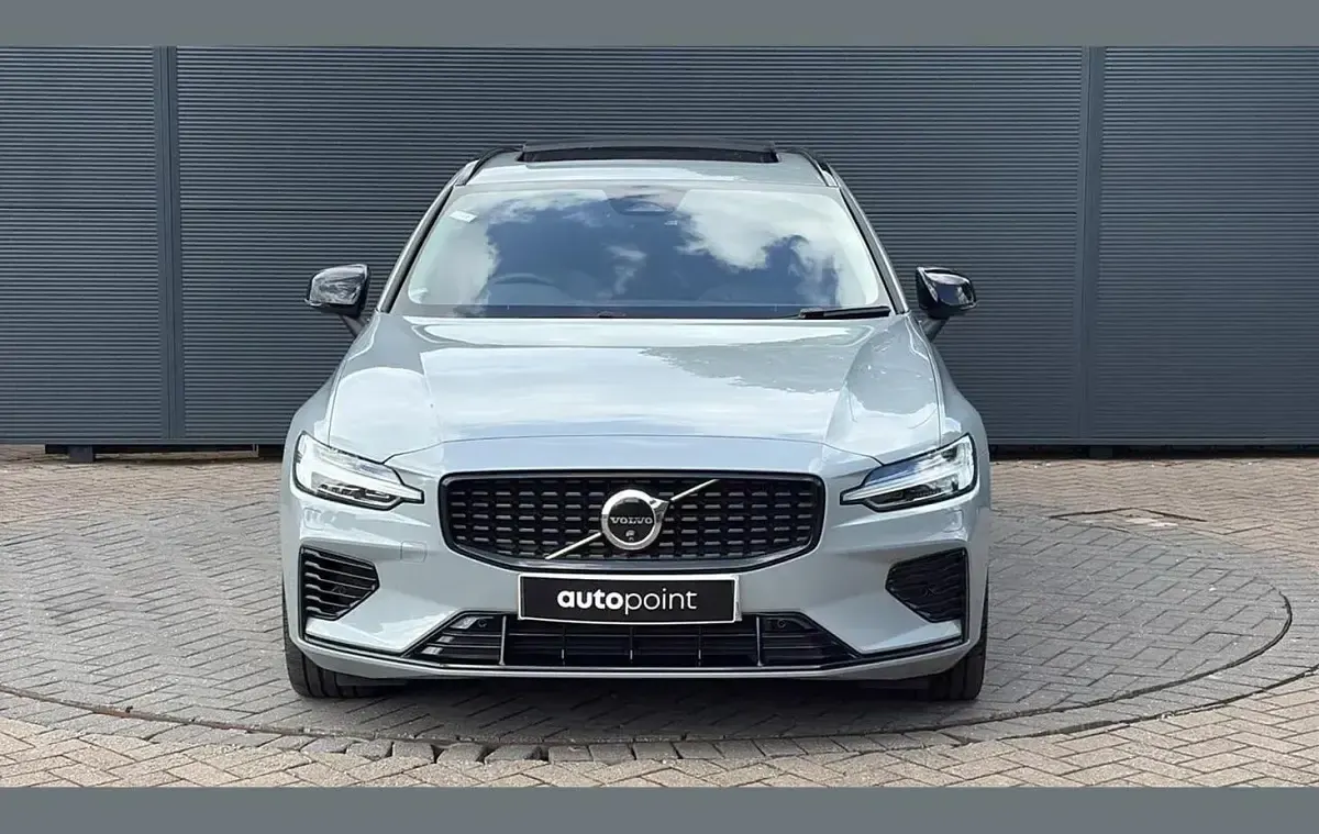 Used Volvo XC40 Ultra 194 HP (142 kW) 2024 Grey SUV
