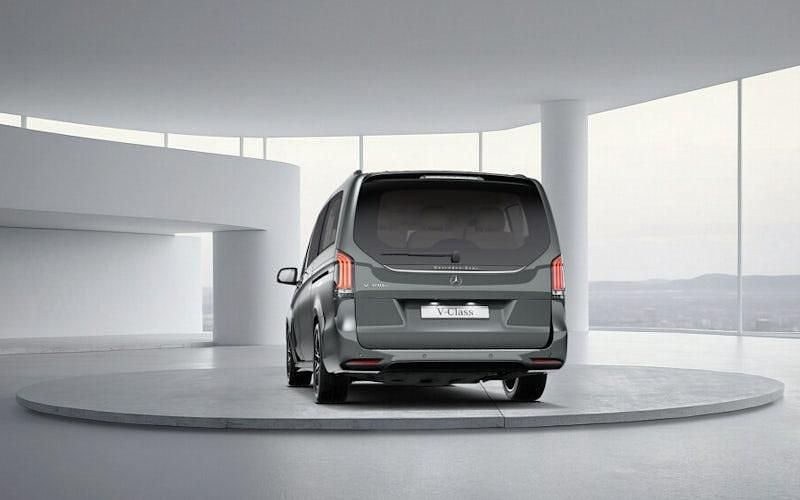 New Mercedes V300 Premium 237 HP (174 kW) 2025 MPV