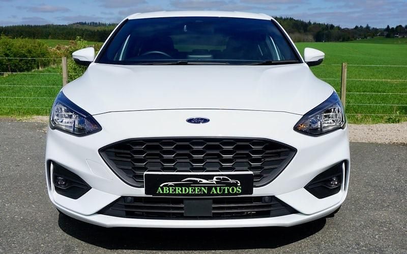Usado Ford Focus ST-Line X 182 HP (133 kW) 2020 Branco Citadino