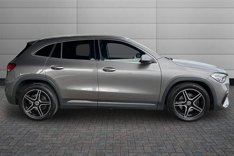 Używany Mercedes GLA220 Executive 190 KM (139 kW) 2022 Szary SUV
