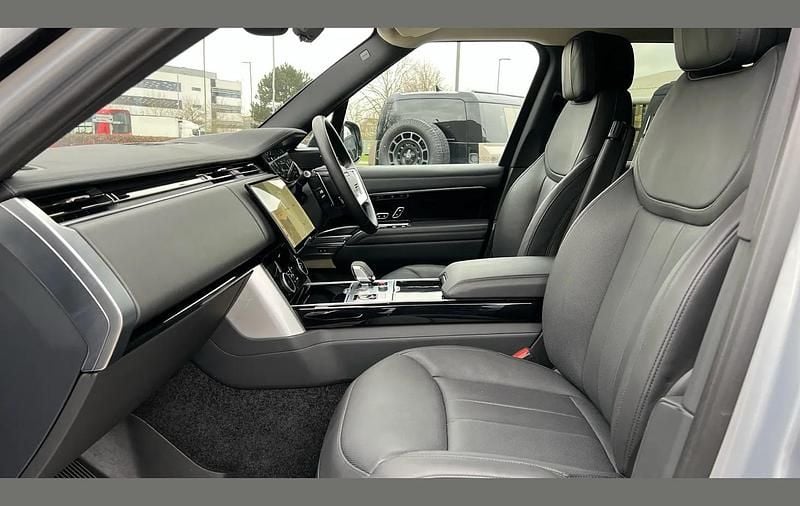 Used Land Rover Range Rover SE 350 HP (257 kW) 2022 Silver SUV