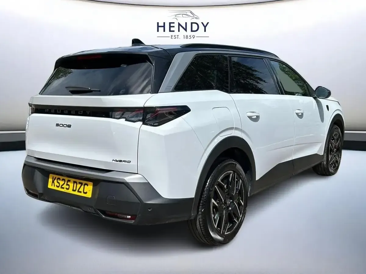 Used Peugeot 5008 GT 134 HP (98 kW) 2025 White SUV