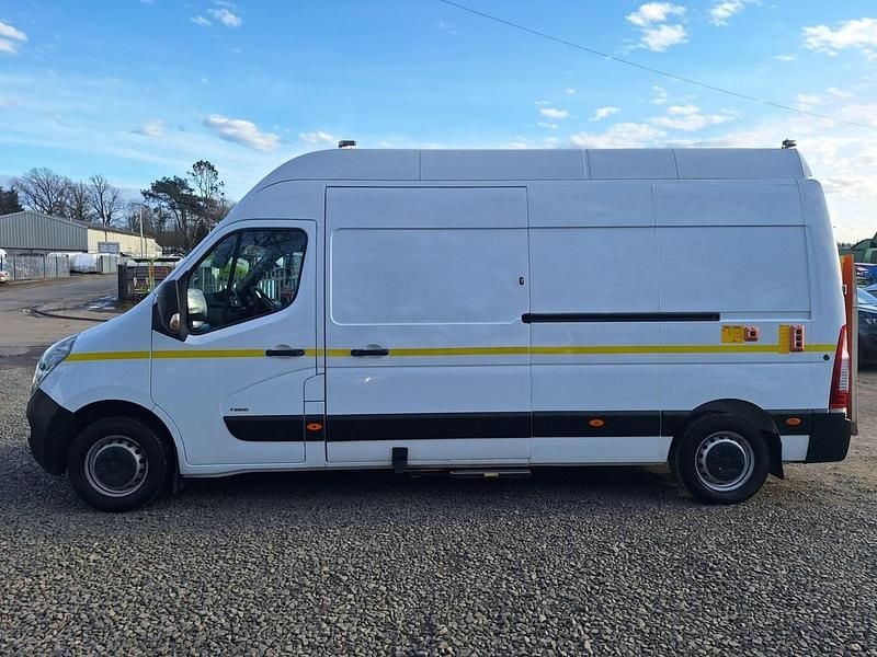 Second-hand Vauxhall Movano Edition 2021 Alb