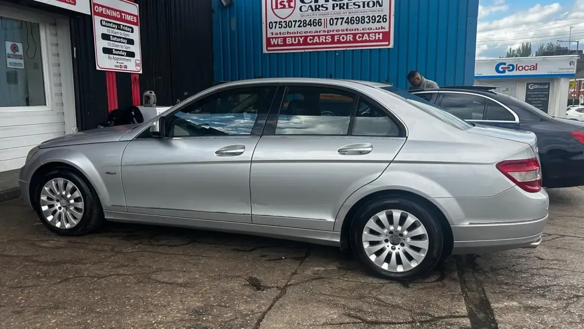Begagnad Mercedes C220 Elegance 2007 Silver Sedan