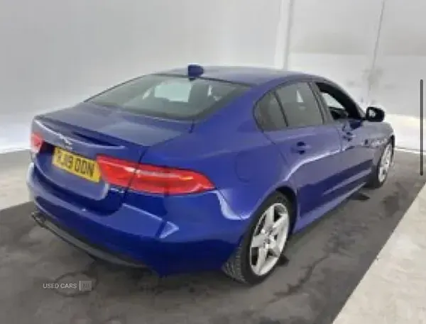 Used Jaguar XE R-Sport 180 HP (132 kW) 2019 Blue Sedan