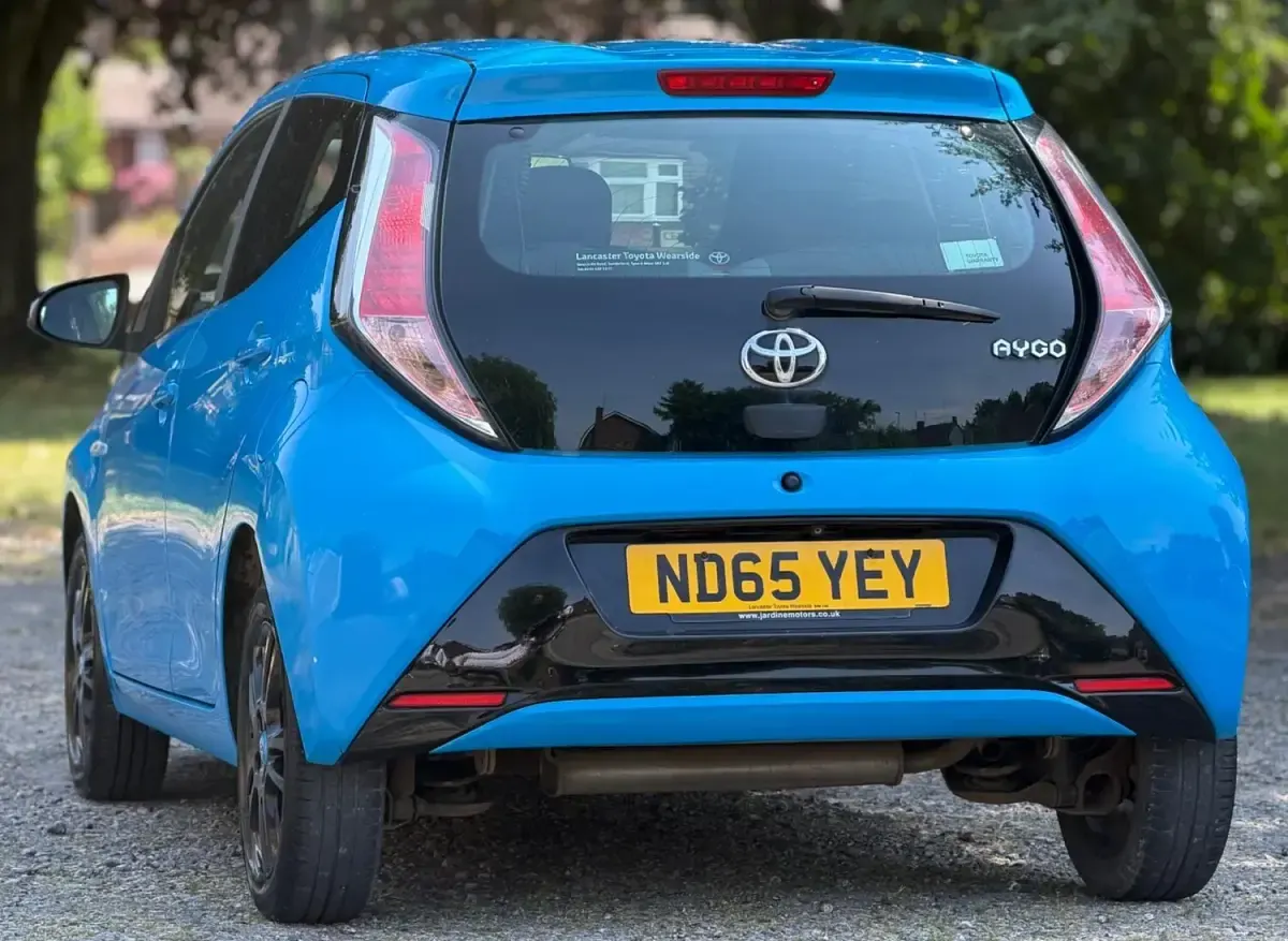 Used Toyota Aygo X-cite 69 HP (50 kW) 2016 Blue Hatchback