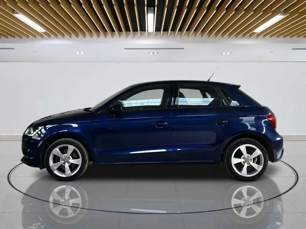 Used Audi A1 Sportback Sport 125 HP (91 kW) 2018 Blue Hatchback