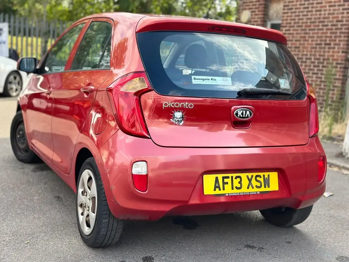 Used Kia Picanto 68 HP (50 kW) 2013 Red Hatchback