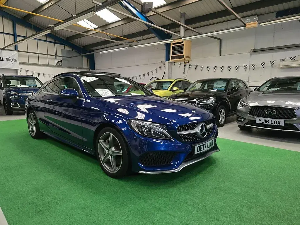 Begagnad Mercedes C250 AMG line 2017 Blå Sportkupé