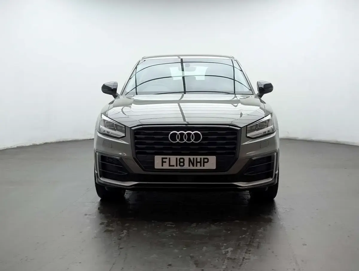 Usado Audi Q2 Design 150 CV (110 kW) 2018 Gris SUV