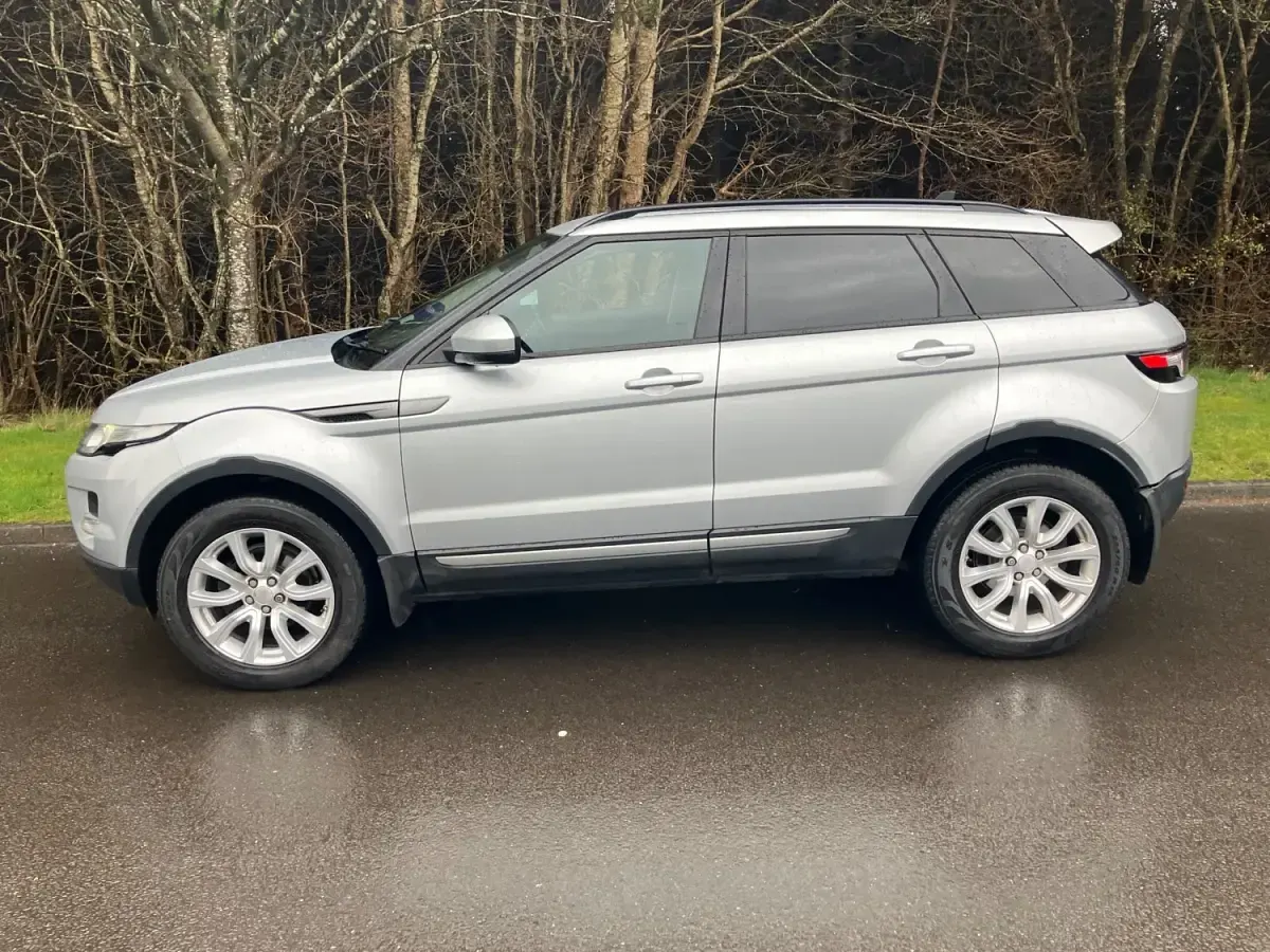 Używany Land Rover Range Rover evoque Pure 190 KM (139 kW) 2015 Srebrny Kombi