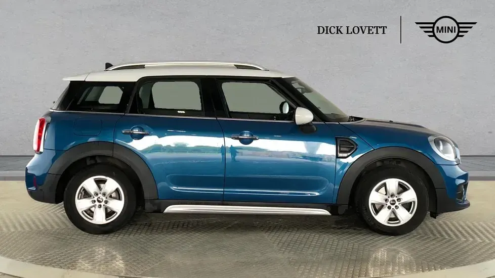 Used Mini Cooper Countryman Classic 134 HP (98 kW) 2019 Blue SUV