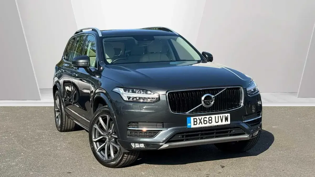 Used Volvo XC90 Momentum 235 HP (172 kW) 2018 SUV