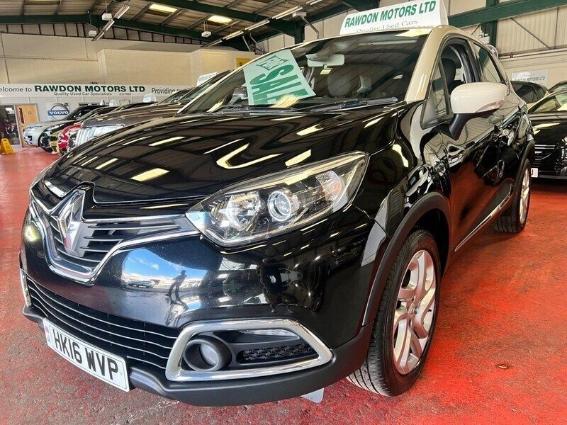 Black/cream Used 2016 Renault Captur Dynamique SUV | £4,495 (Fair price) - Image 1/4